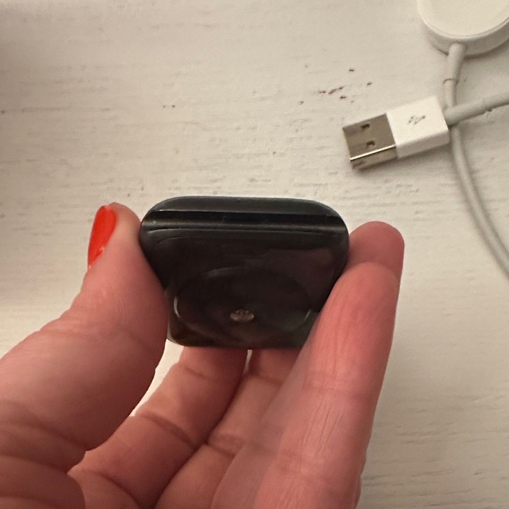 Apple Watch SE 44mm with Gucci Strap - Picture 7 of 9